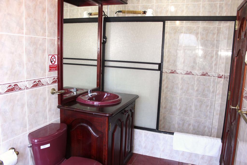 Hotel Planet House Puerto Ayora  Zimmer foto
